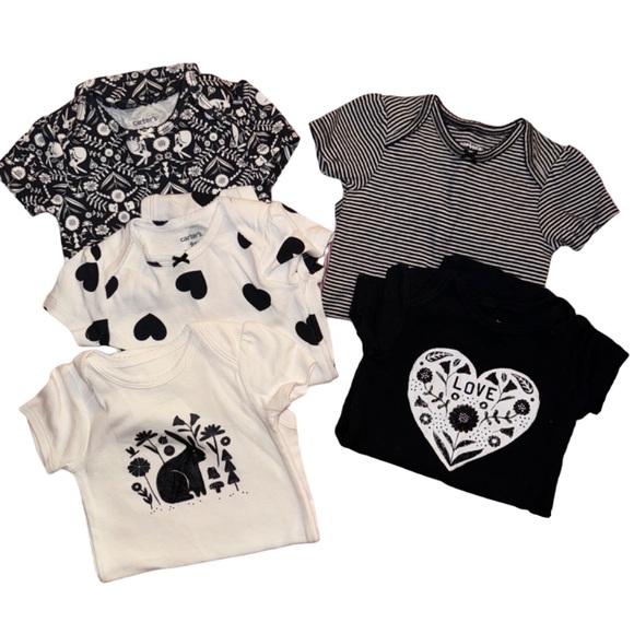 3/$25 Carter’s 5-Piece Onesie Set (9M) - Picture 2 of 3
